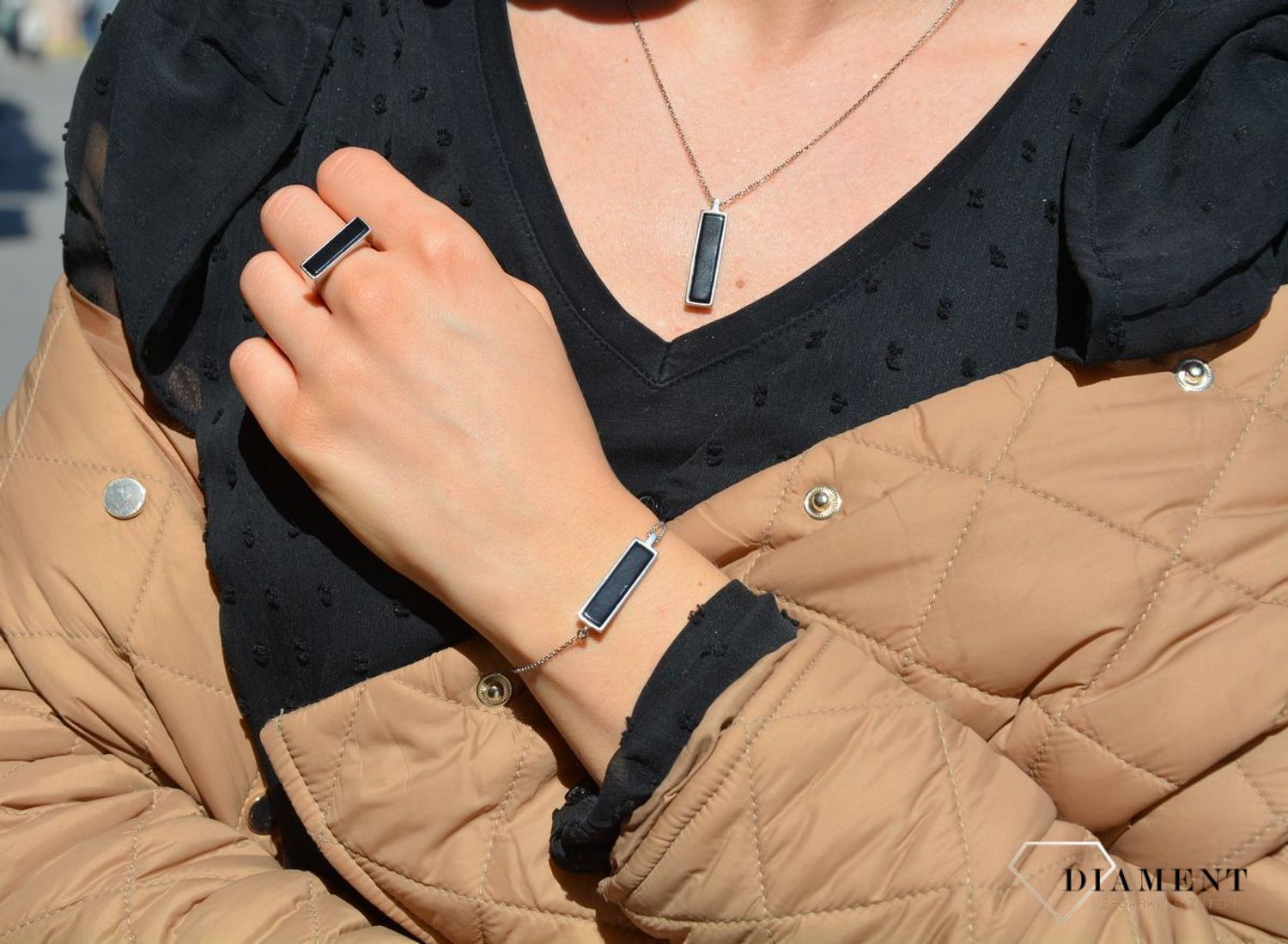 Pierścionek srebrny z onyksem DZP186ONX16R.jpg